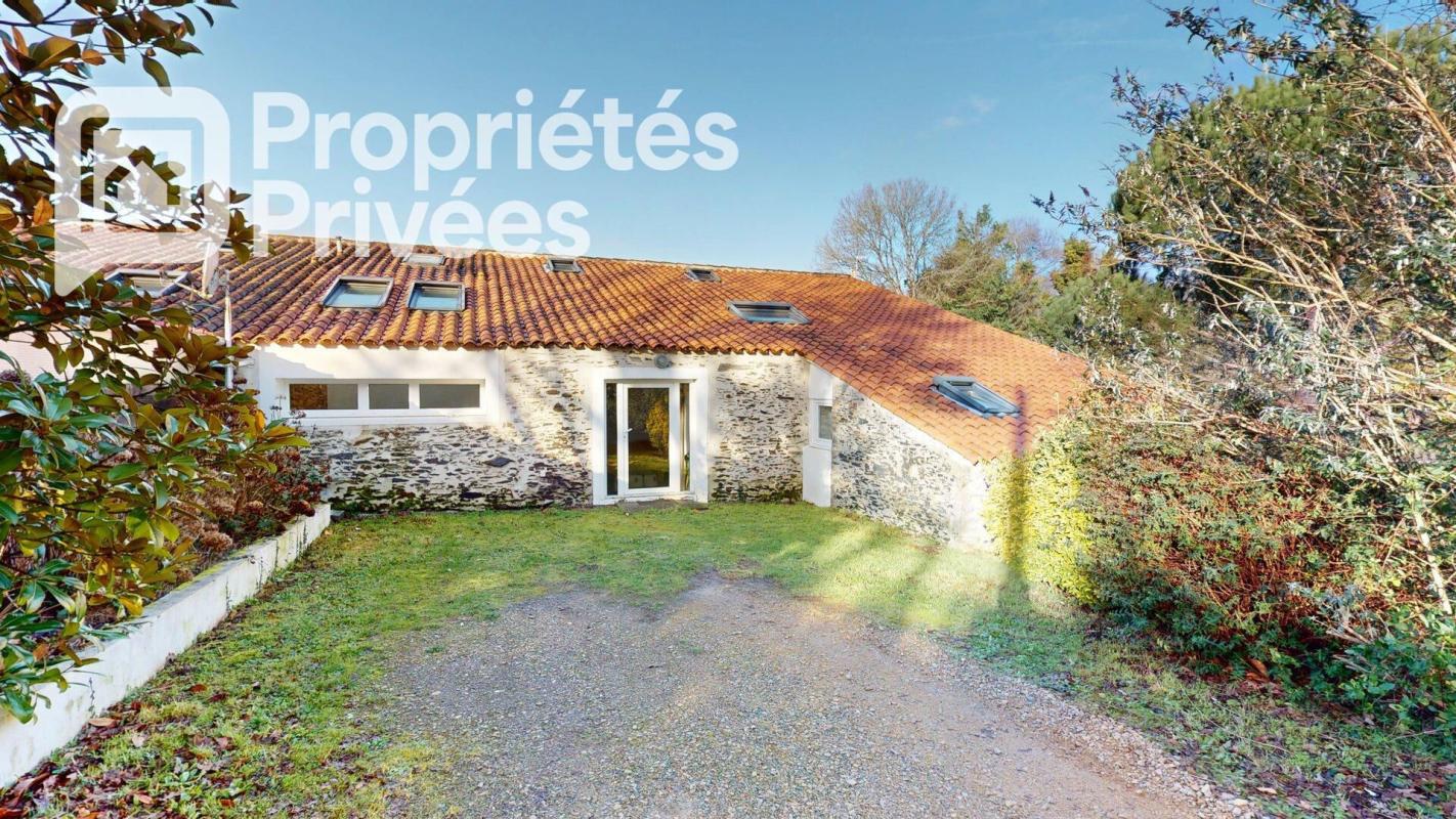 POIROUX Maison Poiroux.Vente à termes libre d'occupation. 6 pièce(s) 115 m2 15