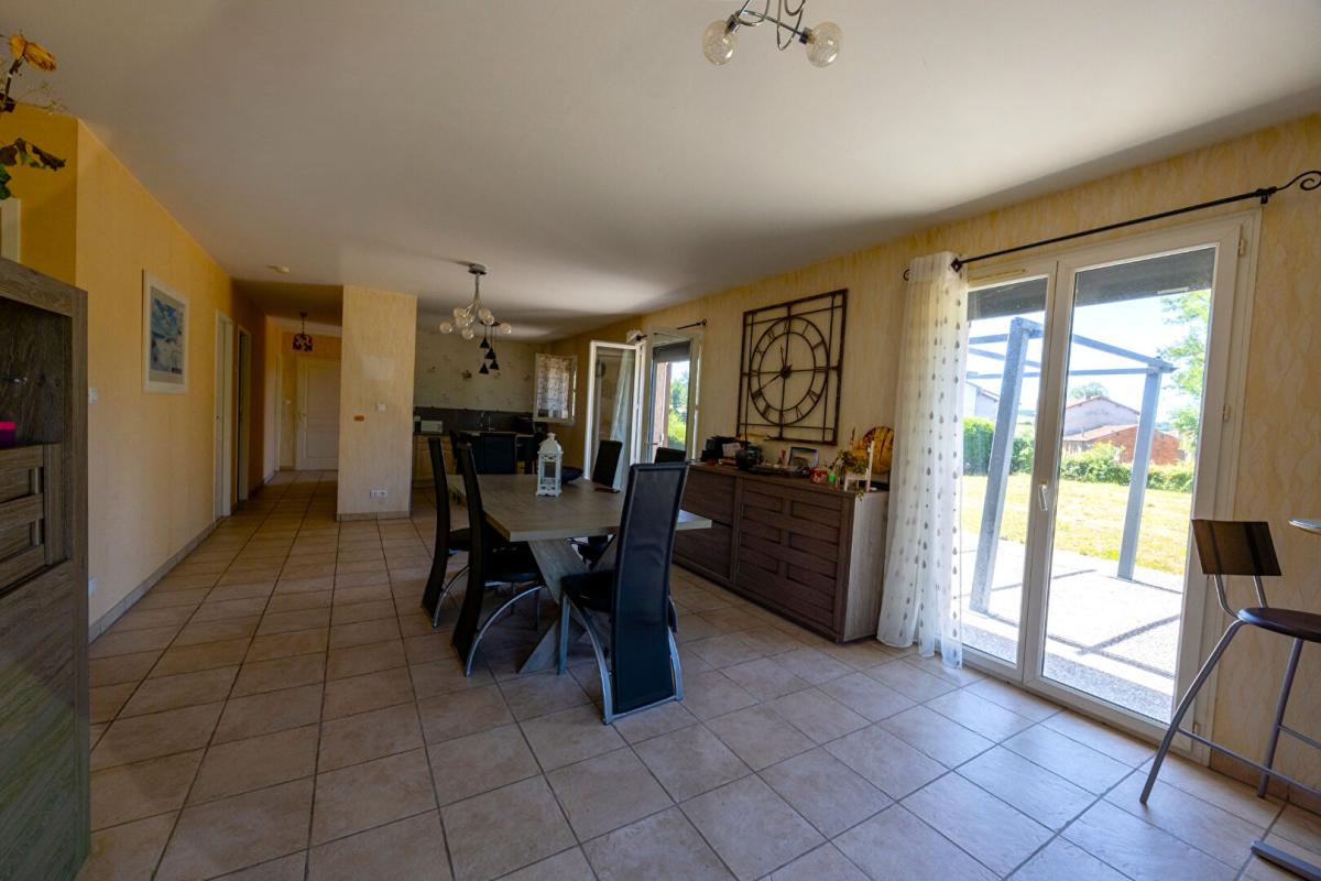 SAINT-CYR-DE-VALORGES Maison 5 pièce(s) 98 m2 10