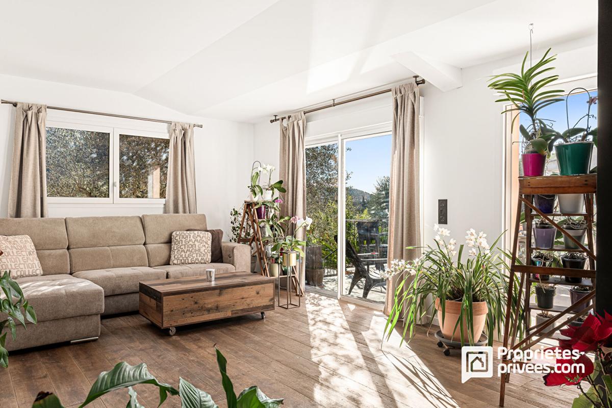 PEYMEINADE Superbe maison individuelle avec piscine et dépendances - à pied du village de Peymeinade 1