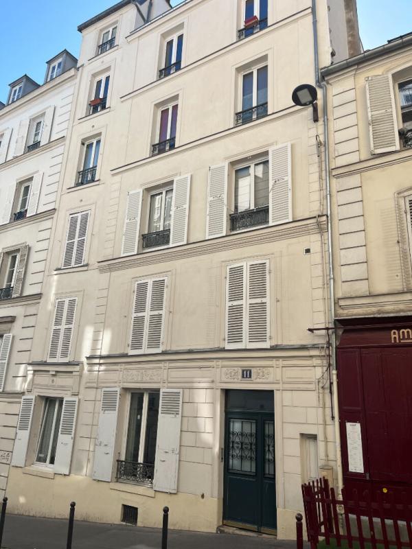 PARIS-18E-ARRONDISSEMENT MONTMARTRE  - ABBESSES - STUDETTE AU CALME SUR COUR - ADRESSE RARE 1