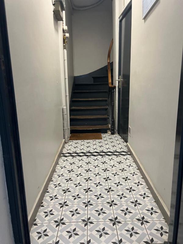 PARIS-18E-ARRONDISSEMENT MONTMARTRE  - ABBESSES - STUDETTE AU CALME SUR COUR - ADRESSE RARE 10