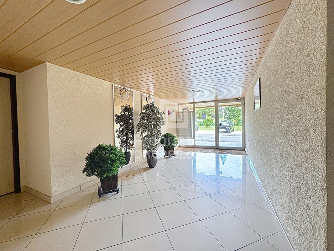 THIONVILLE Appartement 4 pièces de 100 m² avec ascenseur, garage et loggia 1