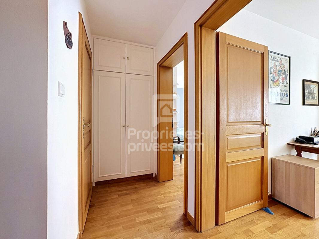 THIONVILLE Appartement 4 pièces de 100 m² avec ascenseur, garage et loggia 11