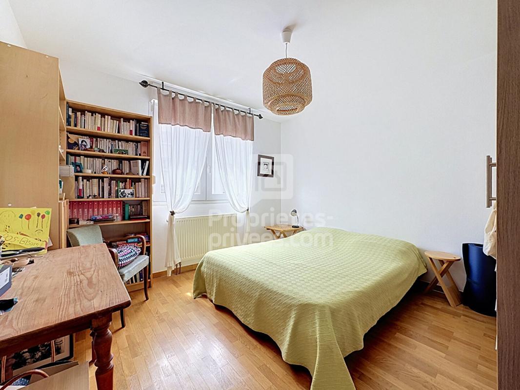 THIONVILLE Appartement 4 pièces de 100 m² avec ascenseur, garage et loggia 13