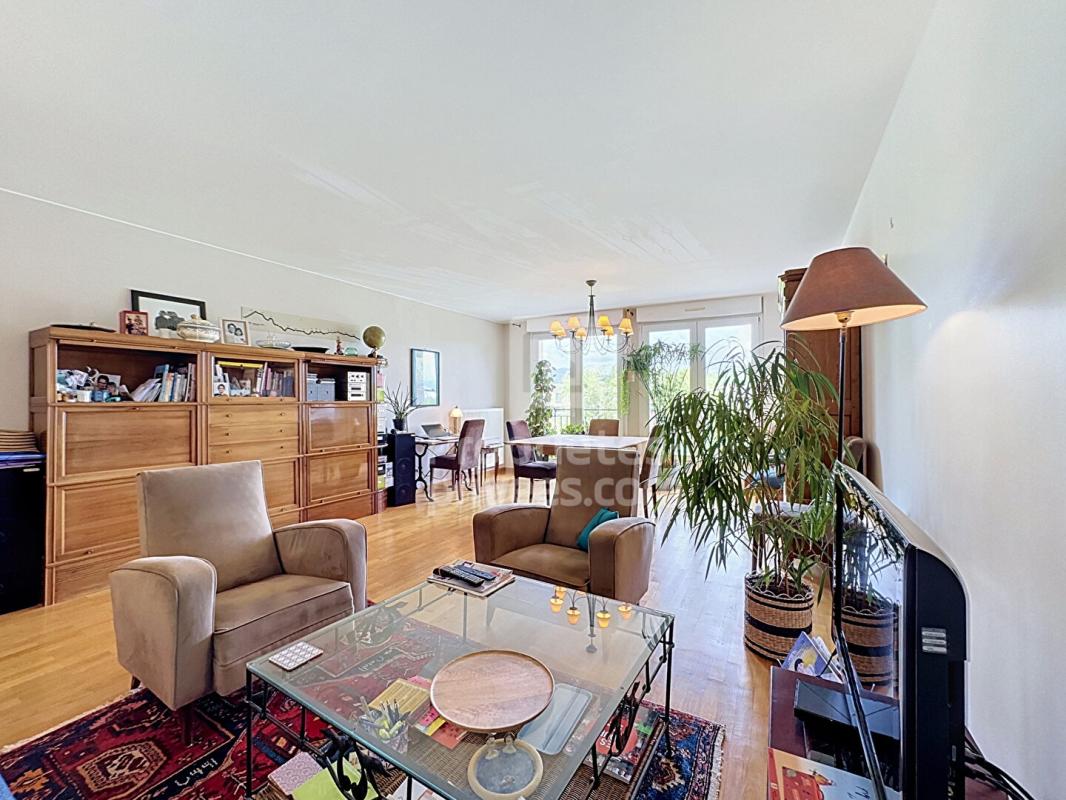 THIONVILLE Appartement 4 pièces de 100 m² avec ascenseur, garage et loggia 4