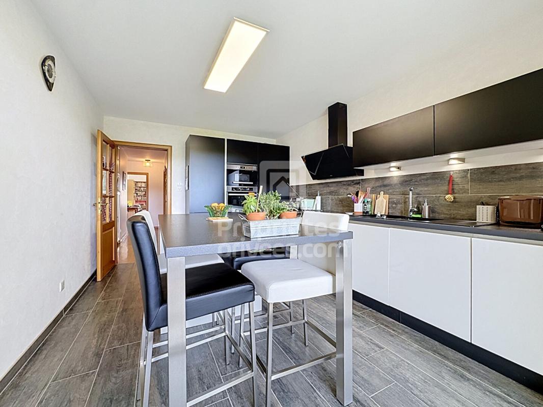 THIONVILLE Appartement 4 pièces de 100 m² avec ascenseur, garage et loggia 8