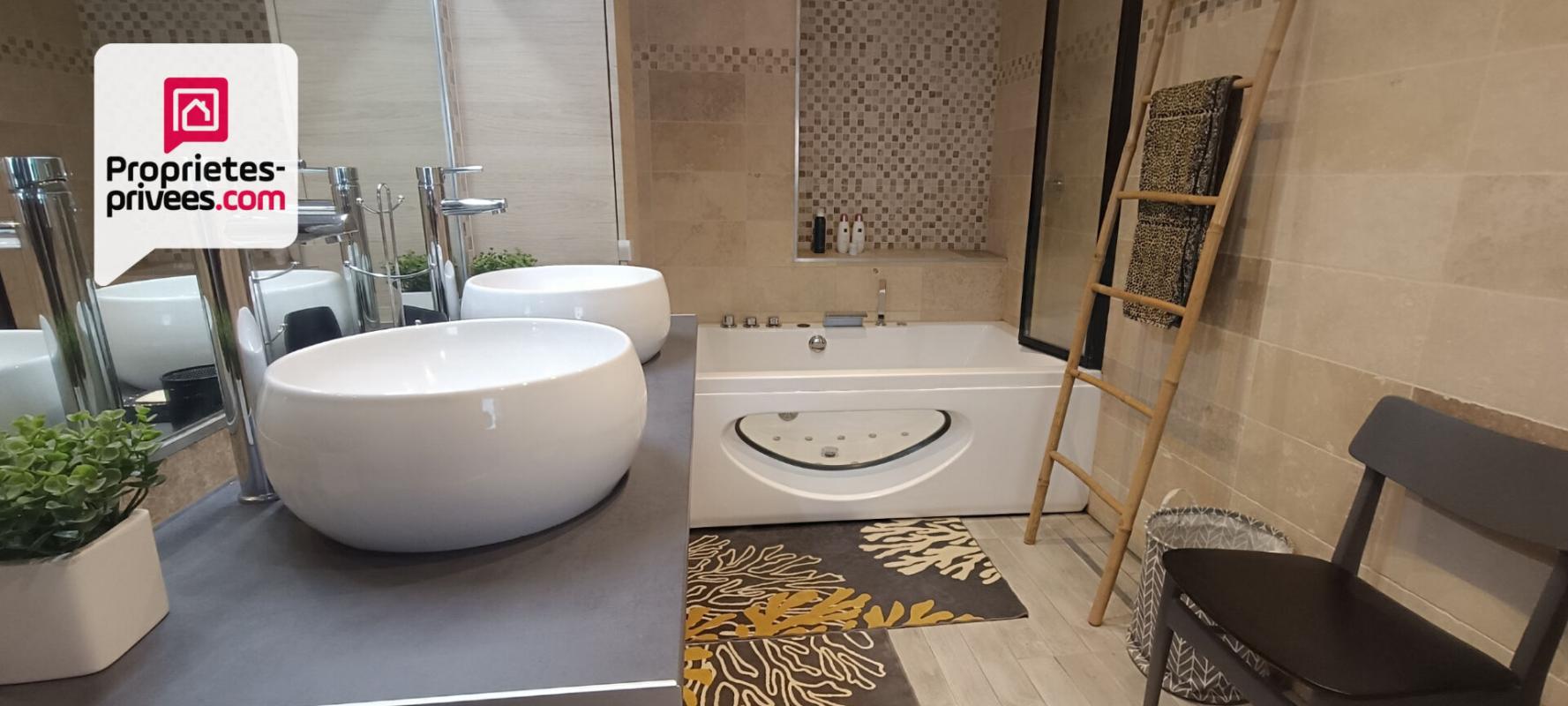 HAUTEVELLE Maison 7 chambres 184 m2 avec piscine 10