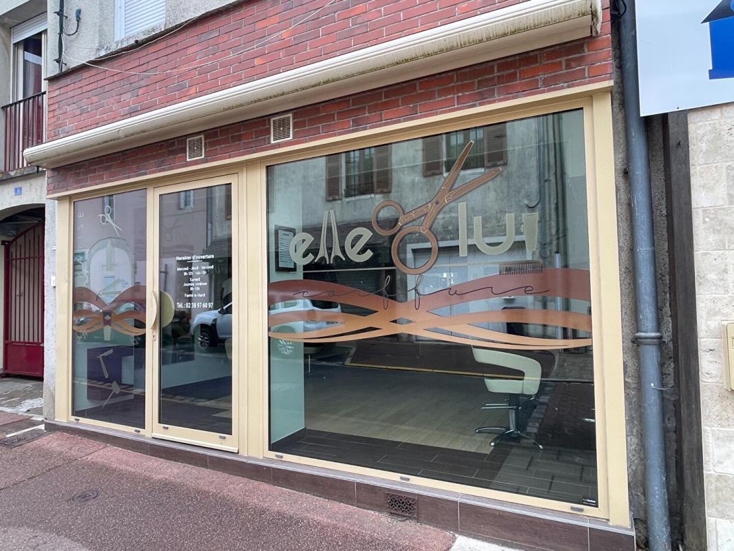 NOGENT-SUR-VERNISSON NOGENT SUR VERNISSON - LOCATION LOCAL COMMERCIAL 45 m², COIFFURE, ESTHETIQUE 1