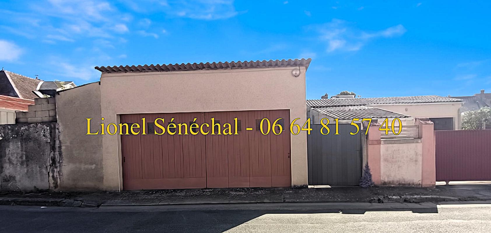 SOULIGNE-SOUS-BALLON Maison de bourg de plain - pied 6 pièces de 102 m2 avec un grand garage sur une parcelle de 400 m2 8