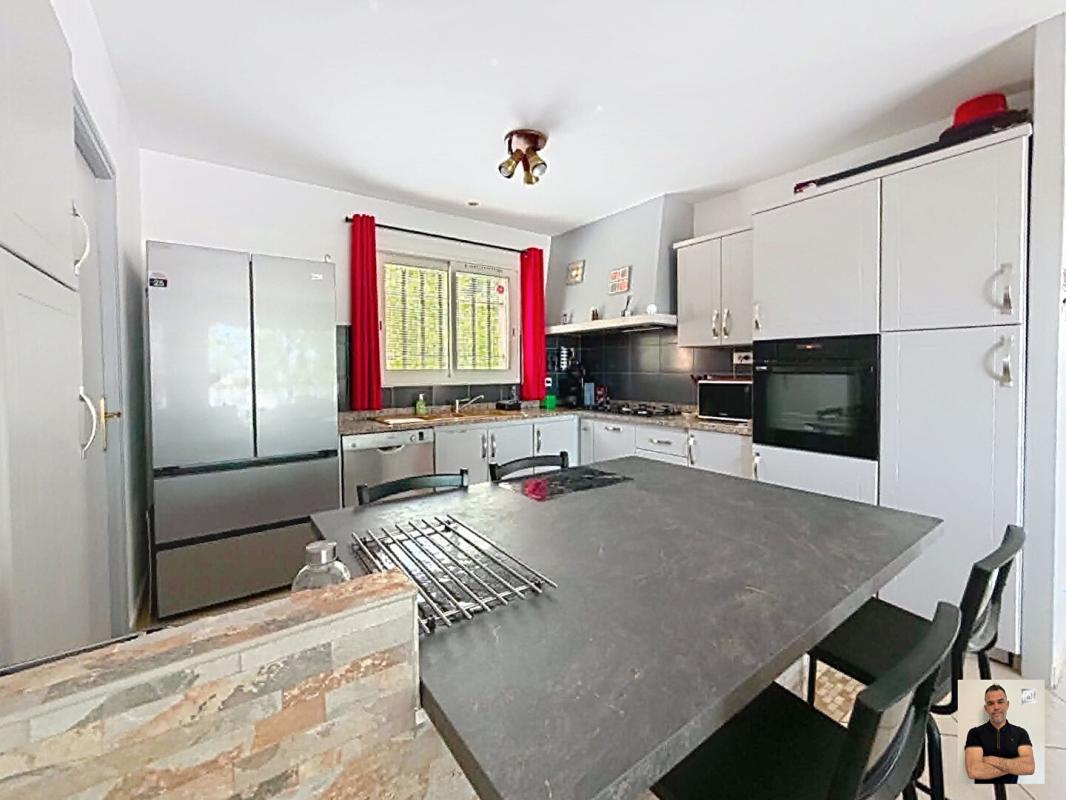 BRIGNOLES Maison Brignoles 4 pièce(s) 130 m2 5