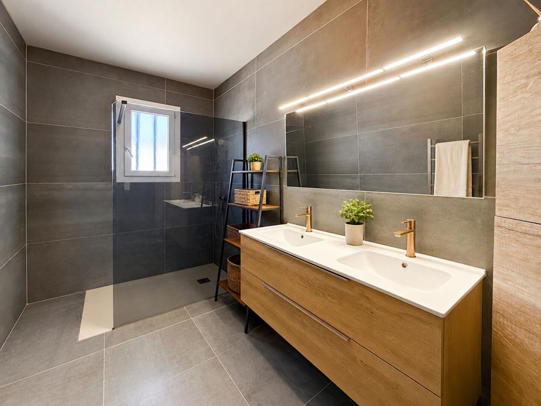 MOURIES À Vendre maison rénovée avec piscine et dépendance à Mouriès 11