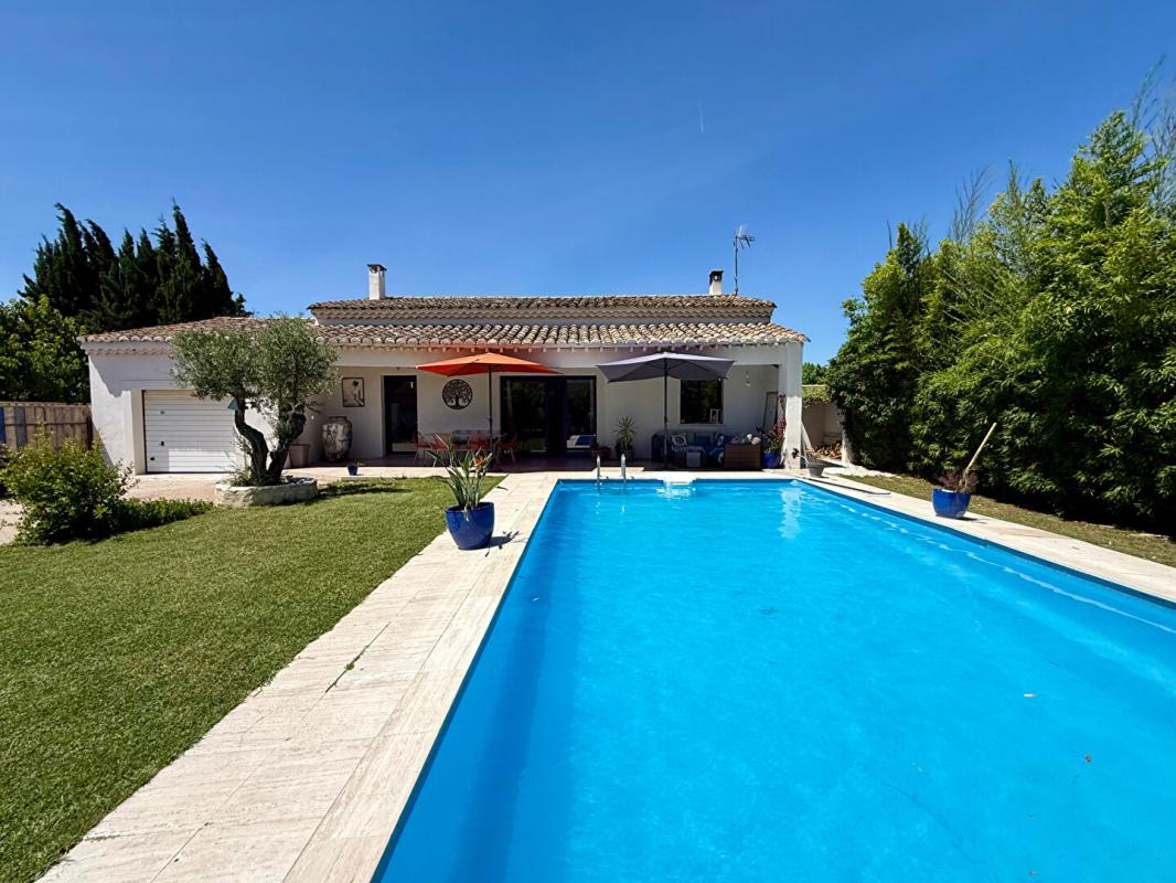 MOURIES À Vendre maison rénovée avec piscine et dépendance à Mouriès 13