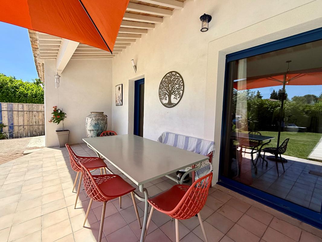 MOURIES À Vendre maison rénovée avec piscine et dépendance à Mouriès 14