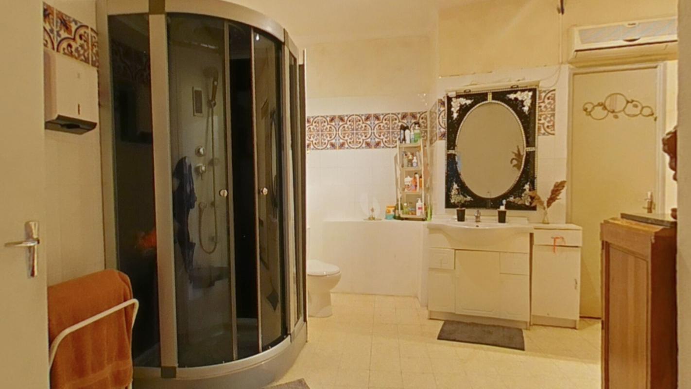 OUVEILLAN Maison de village à Ouveillan 8 pièces - 240 m² avec extèrieur 13