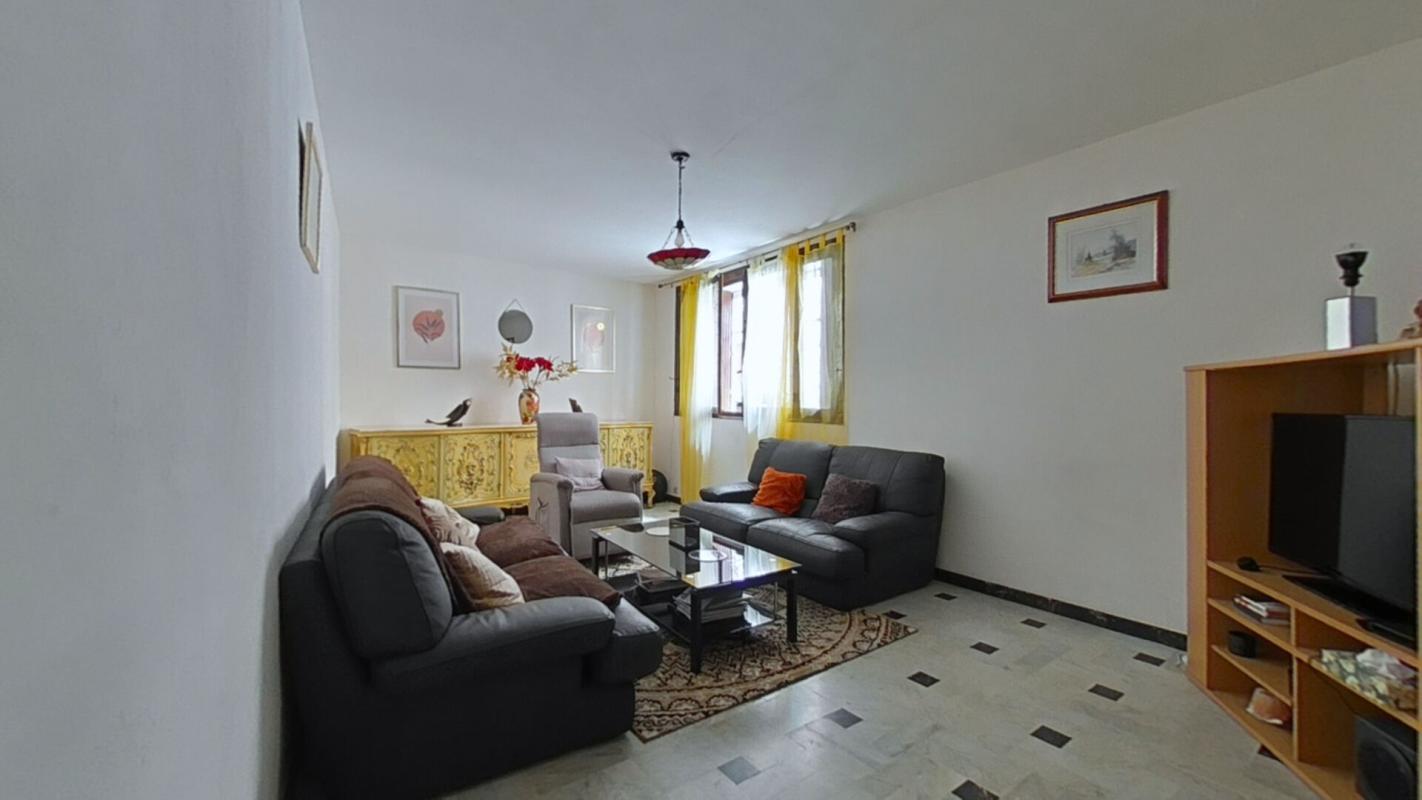 OUVEILLAN Maison de village à Ouveillan 8 pièces - 240 m² avec extèrieur 3