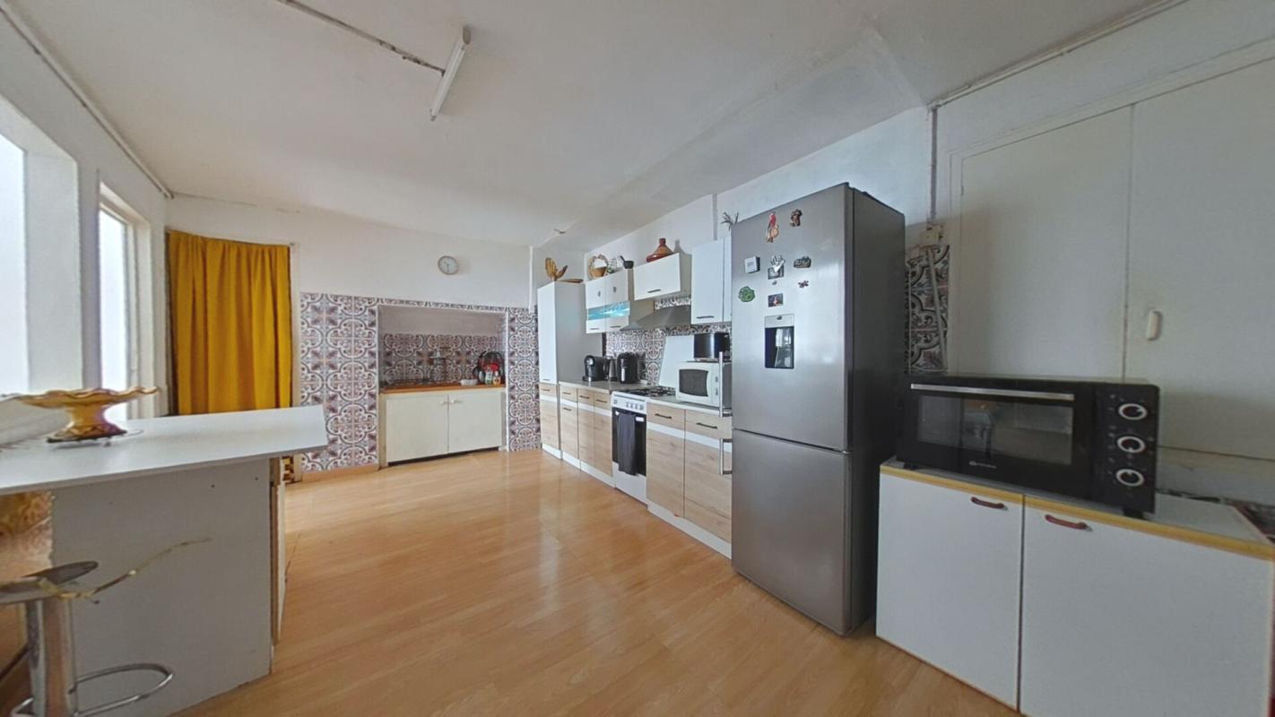 OUVEILLAN Maison de village à Ouveillan 8 pièces - 240 m² avec extèrieur 6