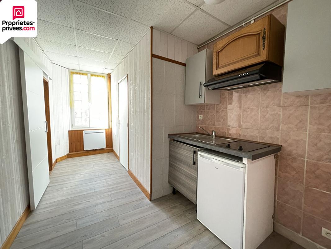 NONANCOURT Appartement NONANCOURT centre ville 1 pièce(s) 30.5 m2 1er étage cuisine séjour séparé 60000 FAI 1