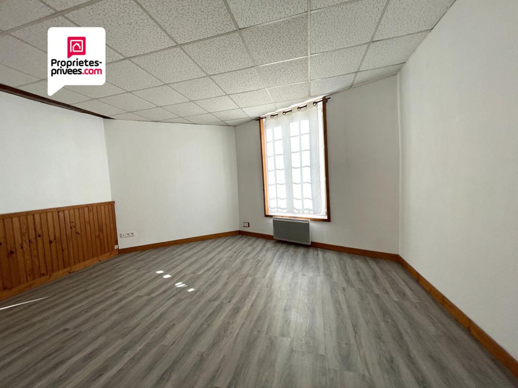 NONANCOURT Appartement NONANCOURT centre ville 1 pièce(s) 30.5 m2 1er étage cuisine séjour séparé 60000 FAI 5