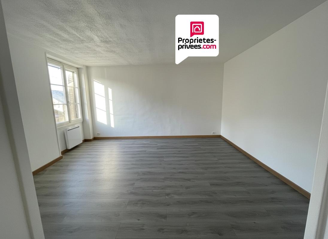 NONANCOURT Appartement NONANCOURT centre ville 1 pièce(s) 28.9 m2 1er étage cuisine séjour séparé 55000 FAI 5