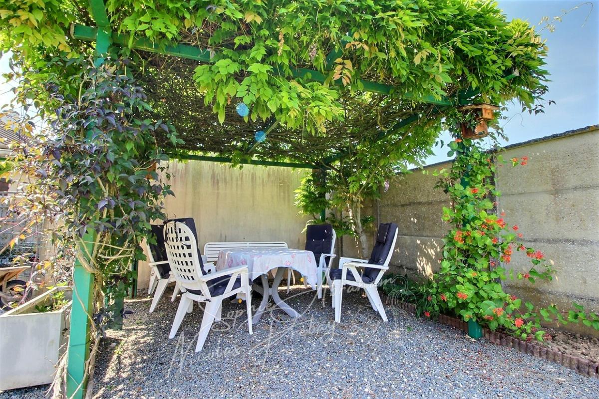 VOVES Maison individuelle avec sous-sol et jardin 12