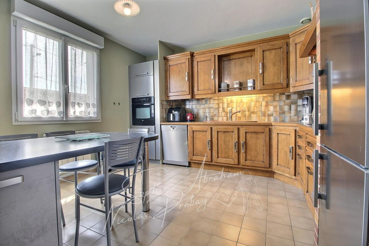 VOVES Maison individuelle avec sous-sol et jardin 5