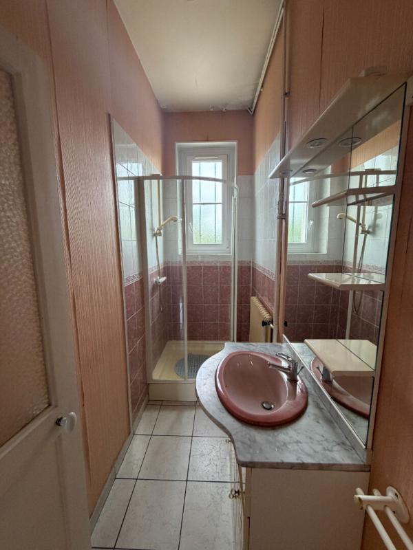 NEVERS Belle maison des années 30 proche commodités 13
