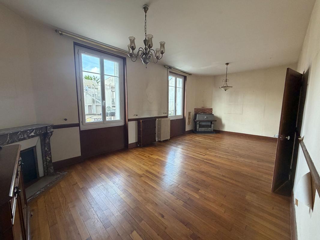 NEVERS Belle maison des années 30 proche commodités 6
