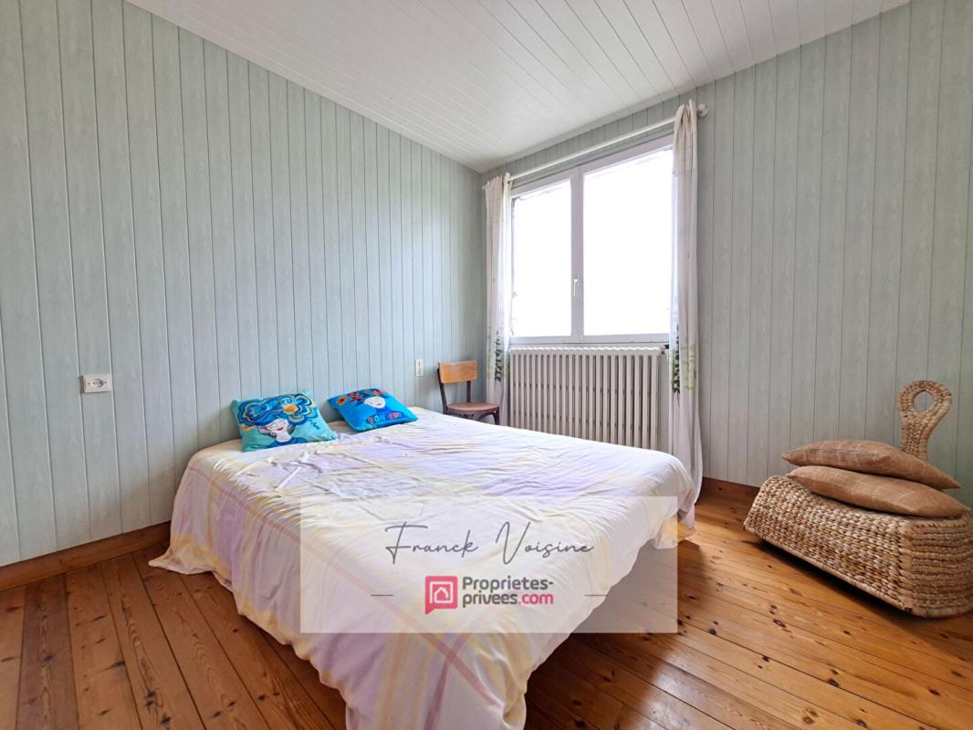 MOUCHAMPS A VENDRE à Mouchamps Centre bourg, maison de 74 m2 avec 2 chambres et un bureau 17