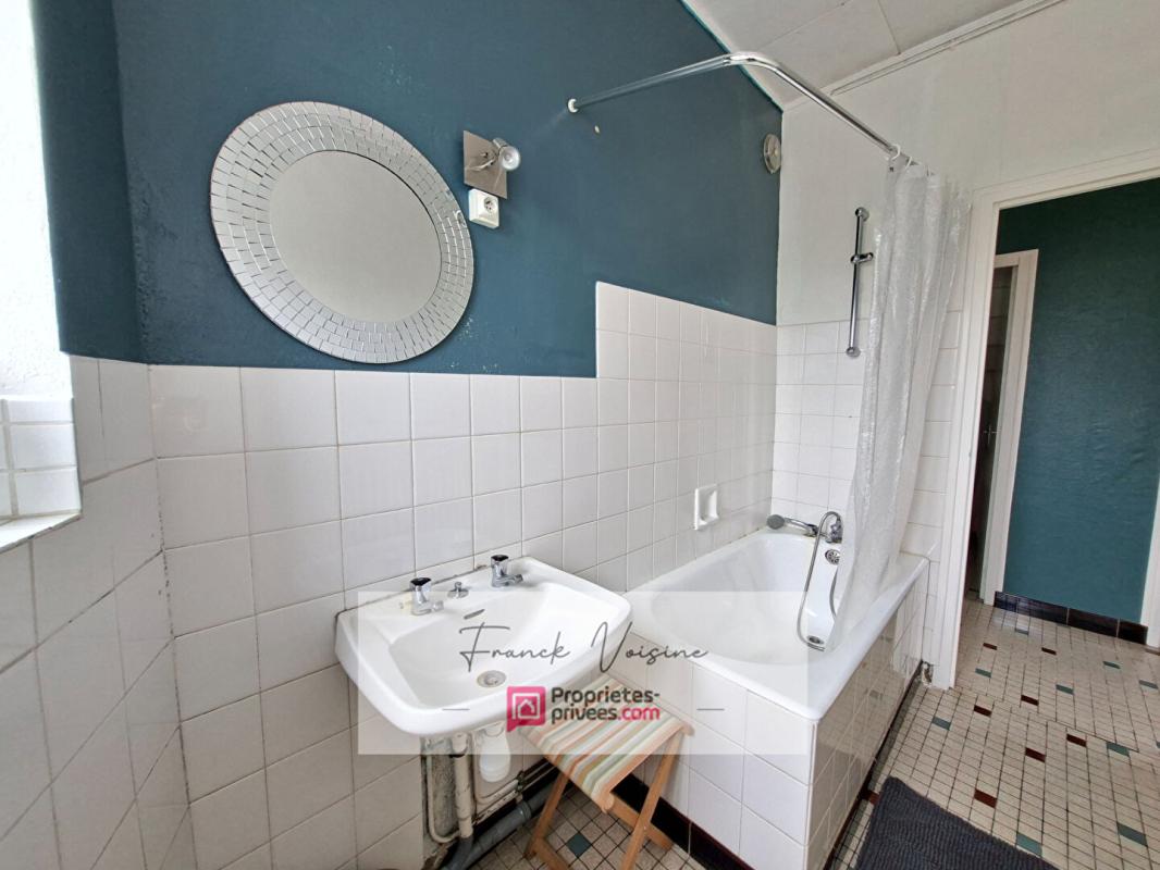 MOUCHAMPS A VENDRE à Mouchamps Centre bourg, maison de 74 m2 avec 2 chambres et un bureau 5