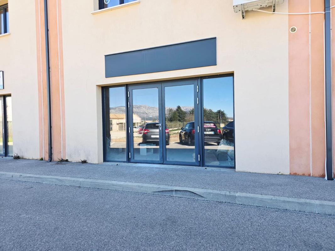 POURRIERES MURS COMMERCIAUX LIBRES, Local commercial , Emplacement stratégique à Pourrières 1