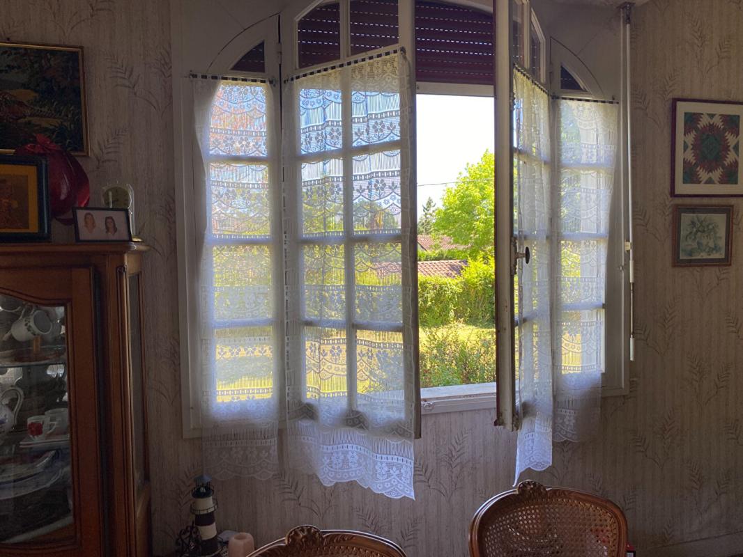 SALIES-DE-BEARN Maison néo basque de 5 pièces avec grand jardin 4