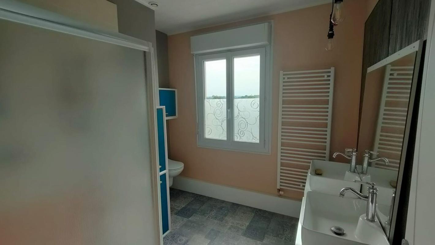 LES LANDES-GENUSSON Maison Les Landes Genusson 6 pièces 146 m2 10
