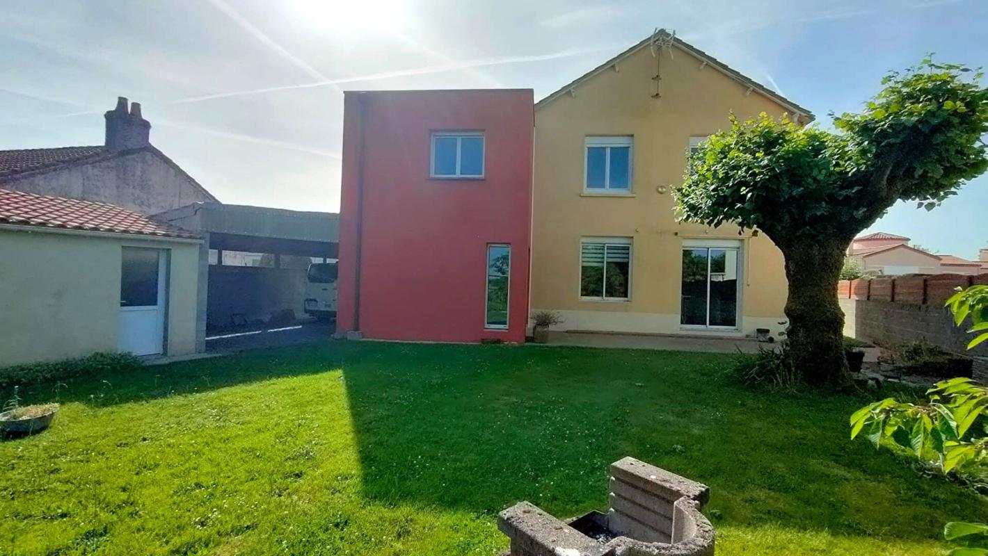 LES LANDES-GENUSSON Maison Les Landes Genusson 6 pièces 146 m2 11