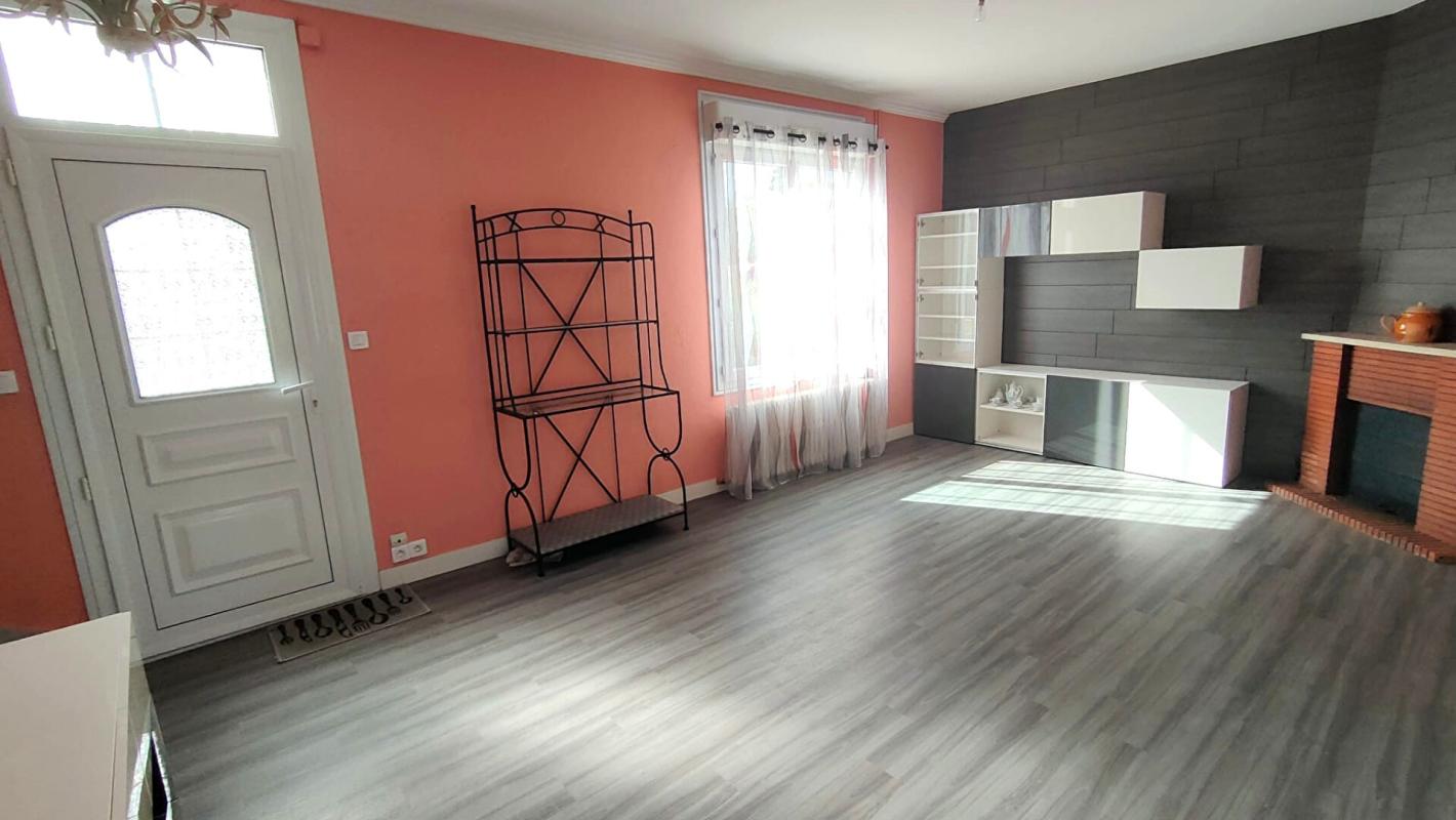 LES LANDES-GENUSSON Maison Les Landes Genusson 6 pièces 146 m2 2