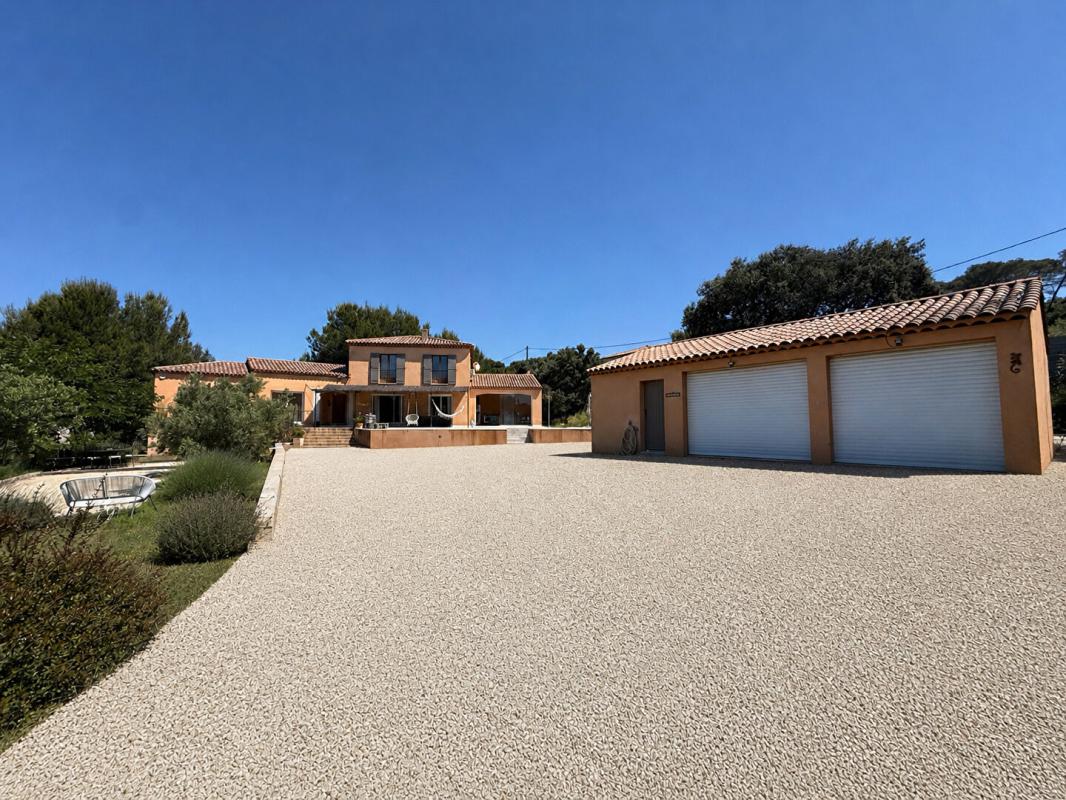 ISTRES Villa meublée 4 chambres avec piscine 1