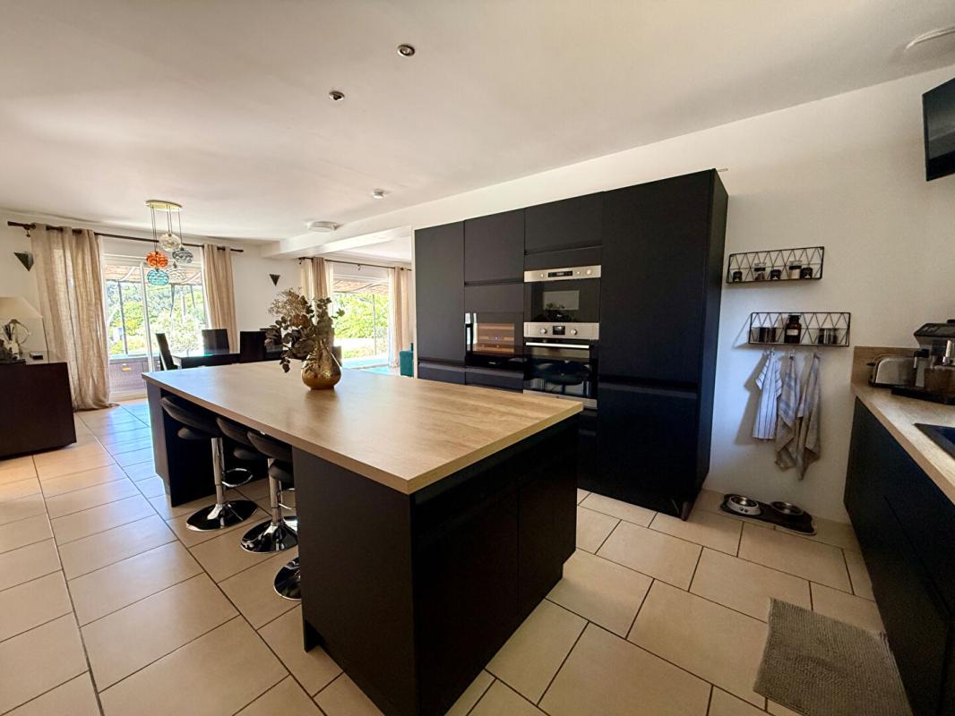 ISTRES Villa meublée 4 chambres avec piscine 8