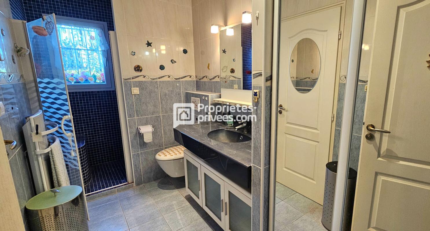 SAINT-CYPRIEN Maison Saint Cyprien secteur port 4 pièces de 165 m2 16