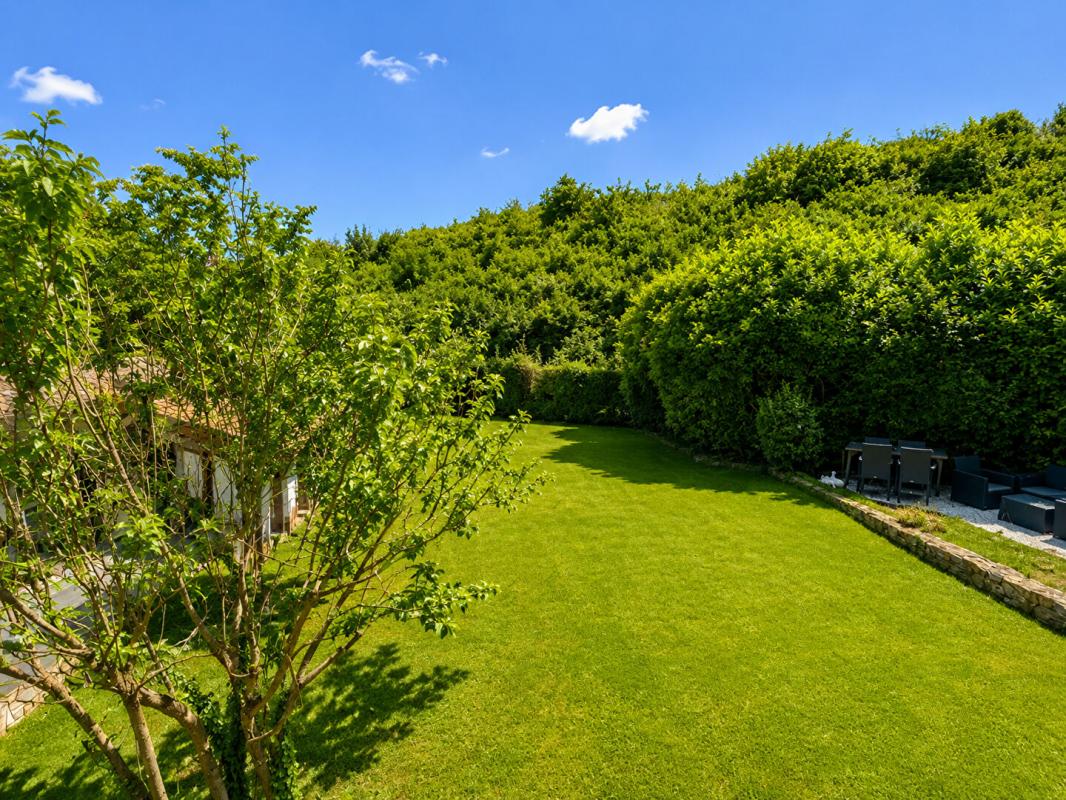BONNIERES-SUR-SEINE Rare sur le secteur ! Maison familiale 4 pièces avec sous-sol total 3
