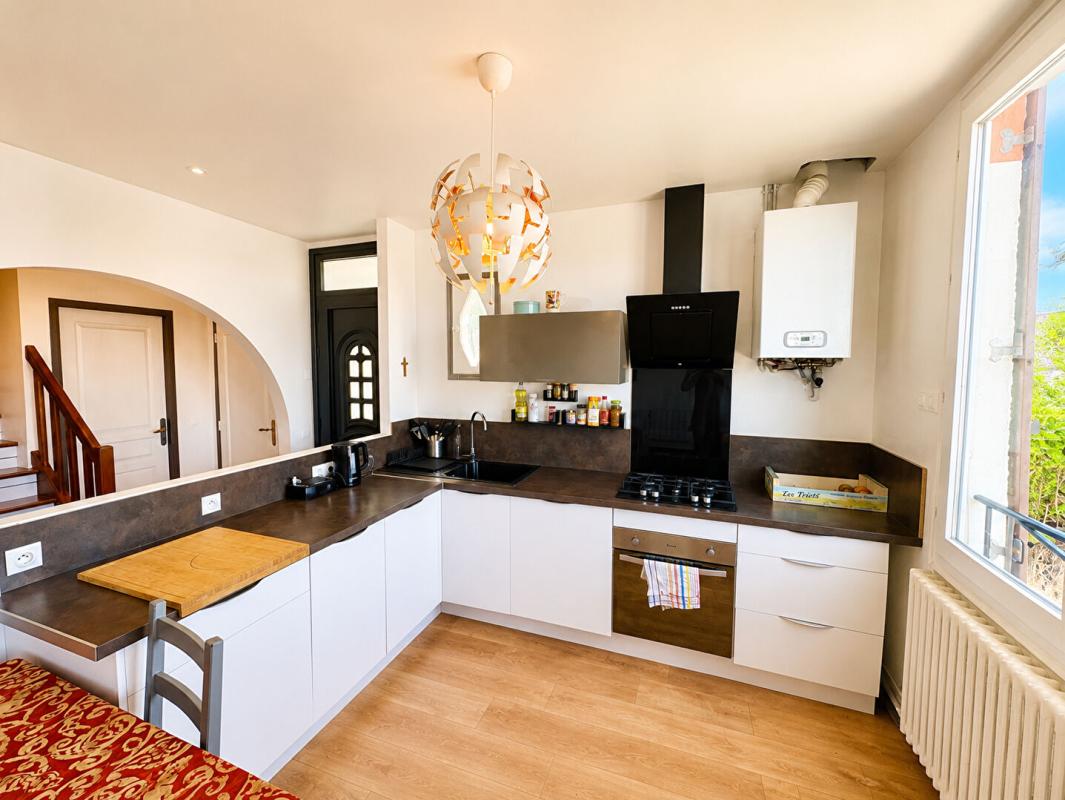 BONNIERES-SUR-SEINE Rare sur le secteur ! Maison familiale 4 pièces avec sous-sol total 6