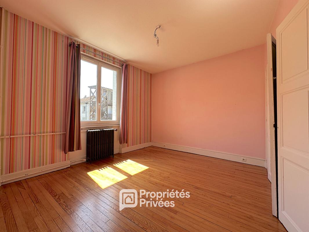 CLERMONT-FERRAND Maison T7 ( 5 ch ) 162 m2 avec garage, terrasse et cave 10