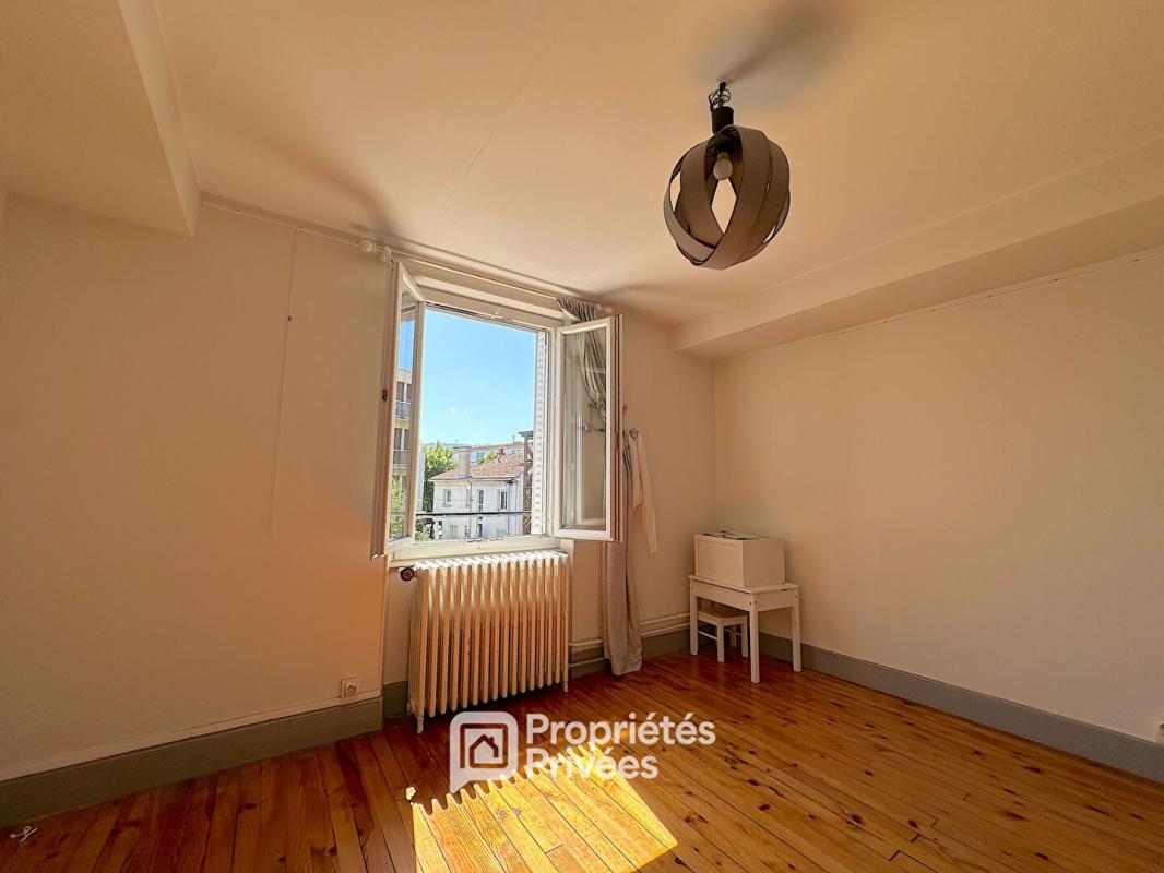 CLERMONT-FERRAND Maison T7 ( 5 ch ) 162 m2 avec garage, terrasse et cave 17