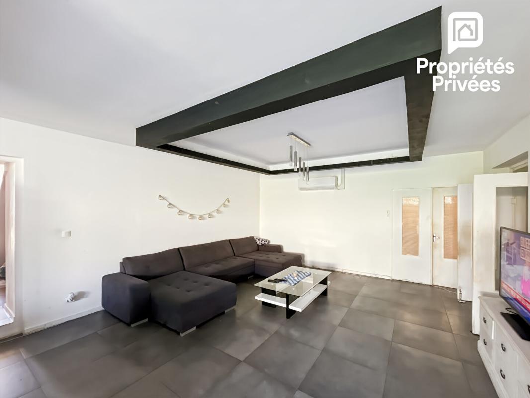 SAINT-ANDRE-DE-CUBZAC Maison en pierre - 287m2 - 5 chambres - 4entrées indépendantes : famille, colocation ou investissement, à vous de choisir 1