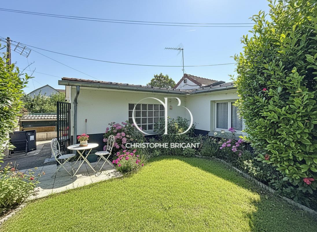 VILLEJUIF Maison Villejuif 2 pièce(s) 28 m2 avec Jardin 1