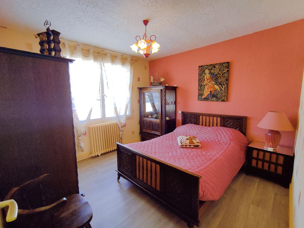 CHATELLERAULT Maison 7 pièces 133 m2  avec jardin 14