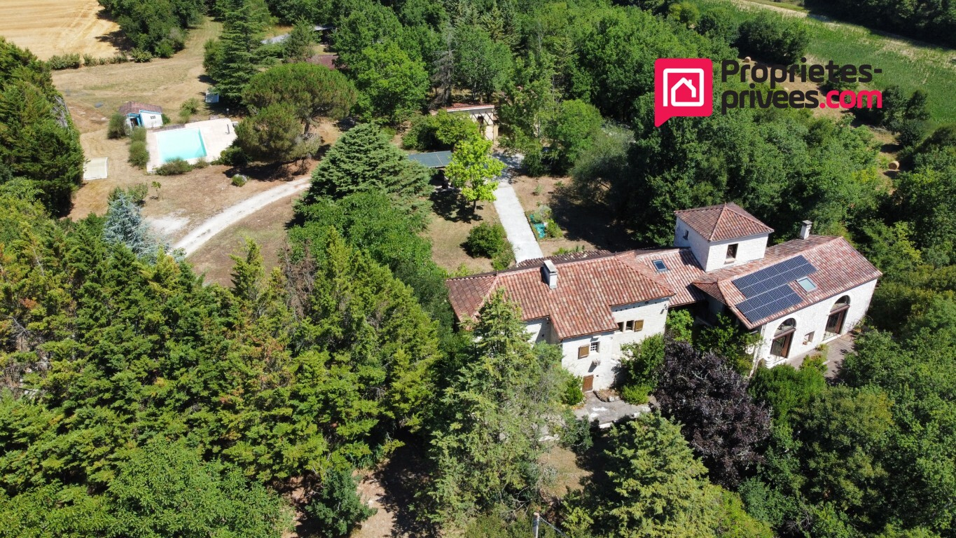 MONTCUQ 46800 Montcuq -Propriété de caractère 420 m², 11 chambres, piscine et espace bien-être sur 2,5 ha 1