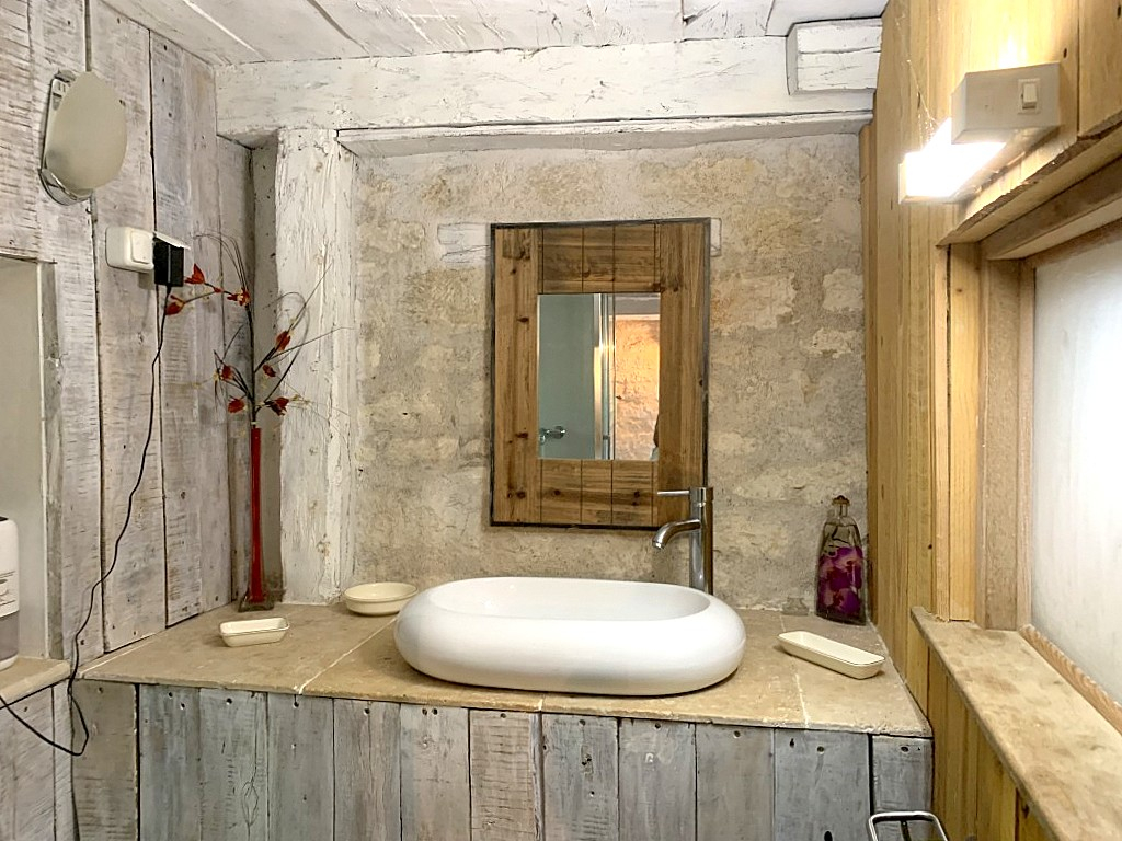 MONTCUQ 46800 Montcuq -Propriété de caractère 420 m², 11 chambres, piscine et espace bien-être sur 2,5 ha 11