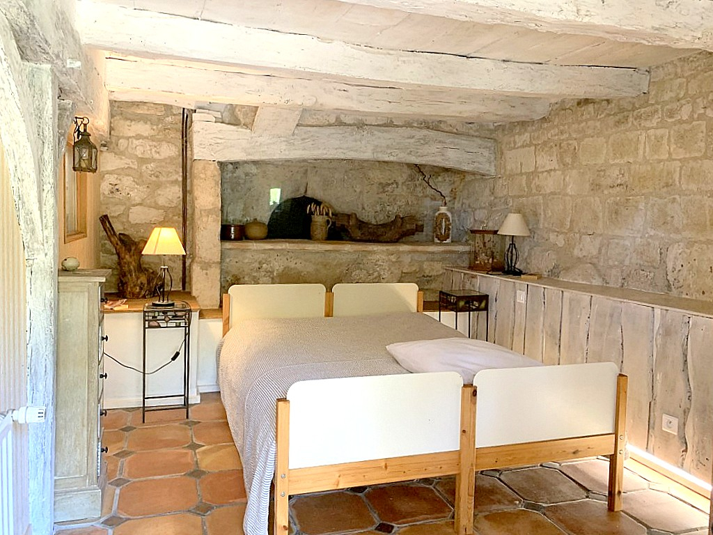MONTCUQ 46800 Montcuq -Propriété de caractère 420 m², 11 chambres, piscine et espace bien-être sur 2,5 ha 12