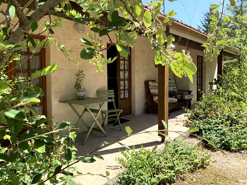 MONTCUQ 46800 Montcuq -Propriété de caractère 420 m², 11 chambres, piscine et espace bien-être sur 2,5 ha 15
