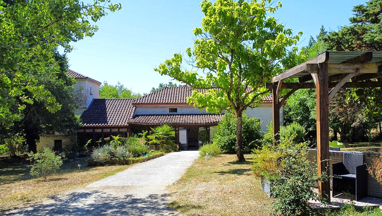MONTCUQ 46800 Montcuq -Propriété de caractère 420 m², 11 chambres, piscine et espace bien-être sur 2,5 ha 17