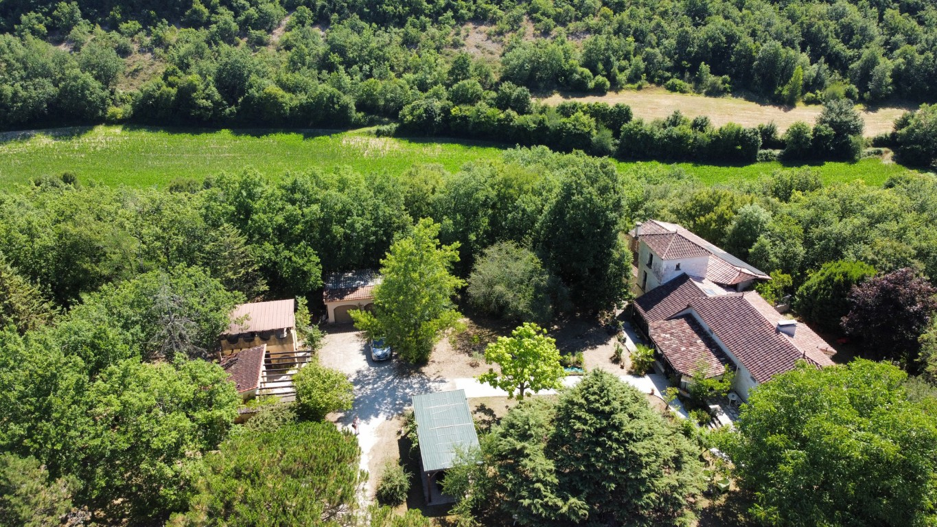 MONTCUQ 46800 Montcuq -Propriété de caractère 420 m², 11 chambres, piscine et espace bien-être sur 2,5 ha 18